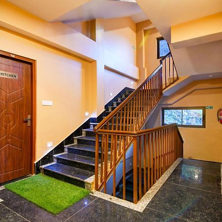 Отель Super Townhouse Downtown Гангток Экстерьер фото
